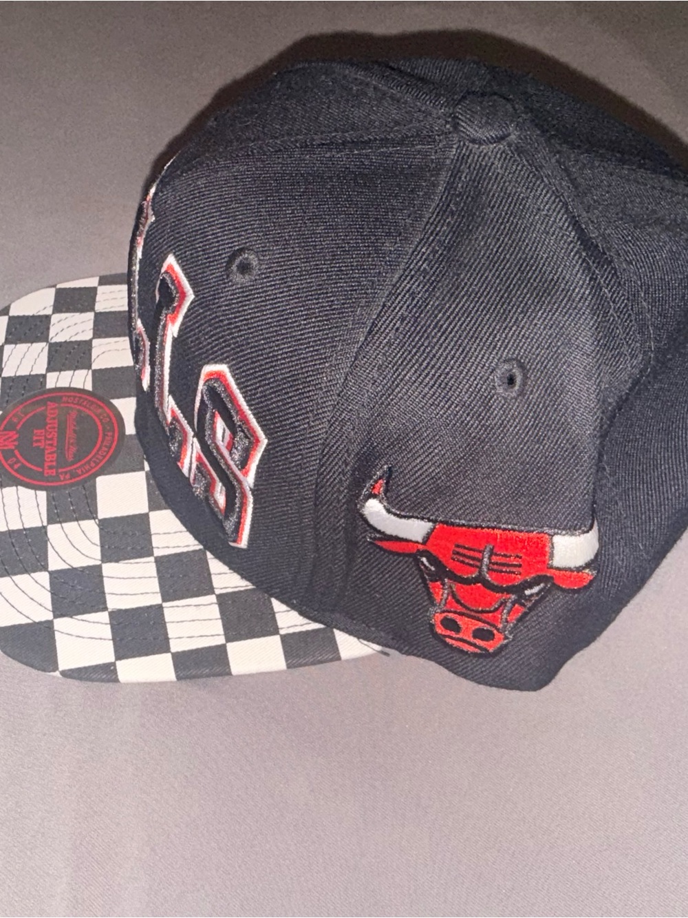 Chicago bulls button up jersey, matching SnapBack hat - Picture 9 of 10